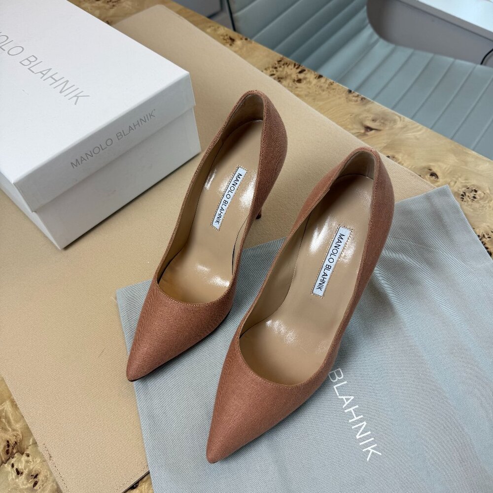 MANOLO BLAHNIK Linen BB 105 Pumps Size 6.5